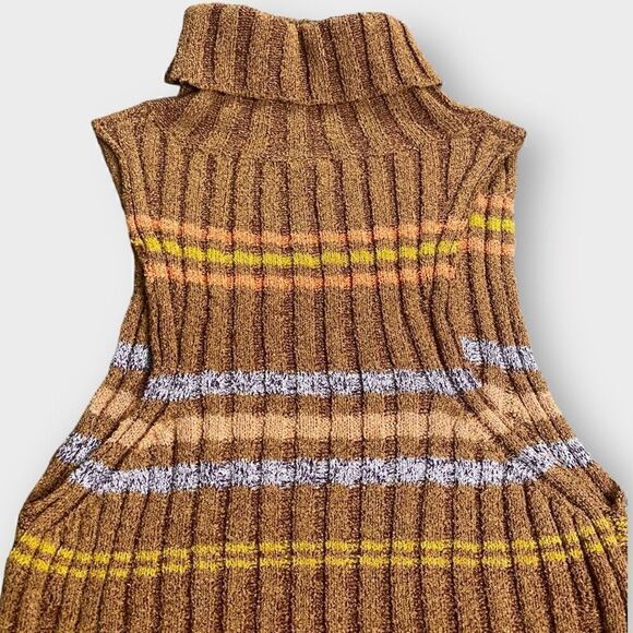 Free People Edith Vest Berry Petals Combo Womens size XSmall Great Condition - Picture 4 of 9